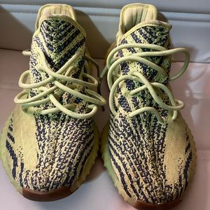 Yeezy 350 V2